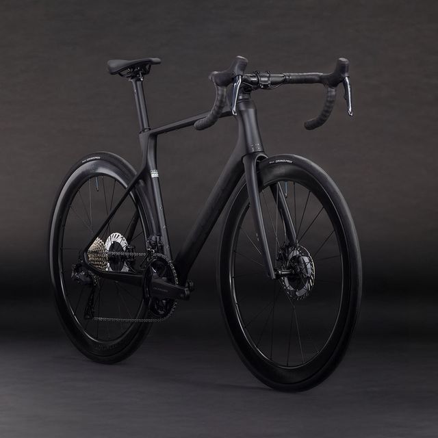 CUBE Agree C:62 Pro maantiepyörä